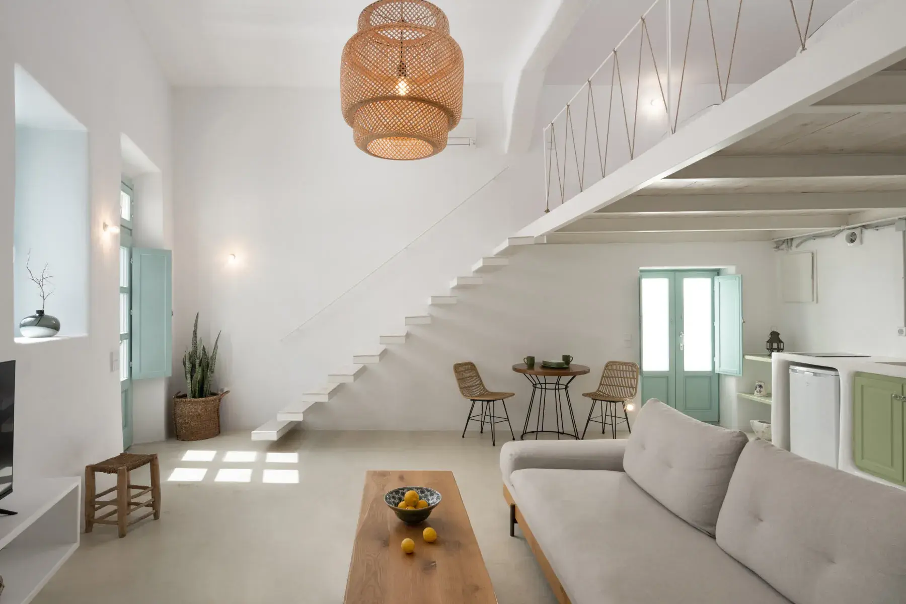 Valsamo Suites