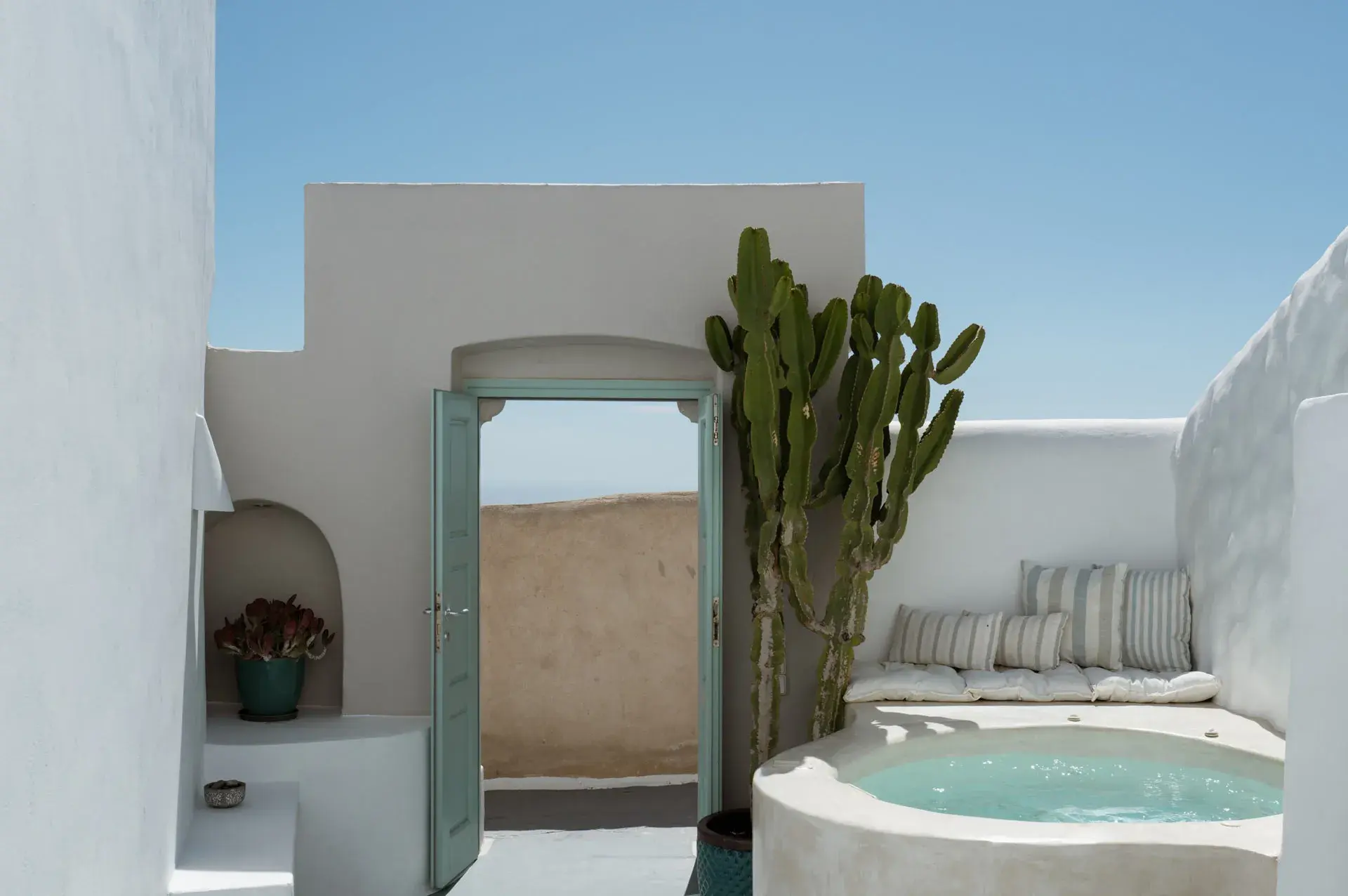 Valsamo Suites