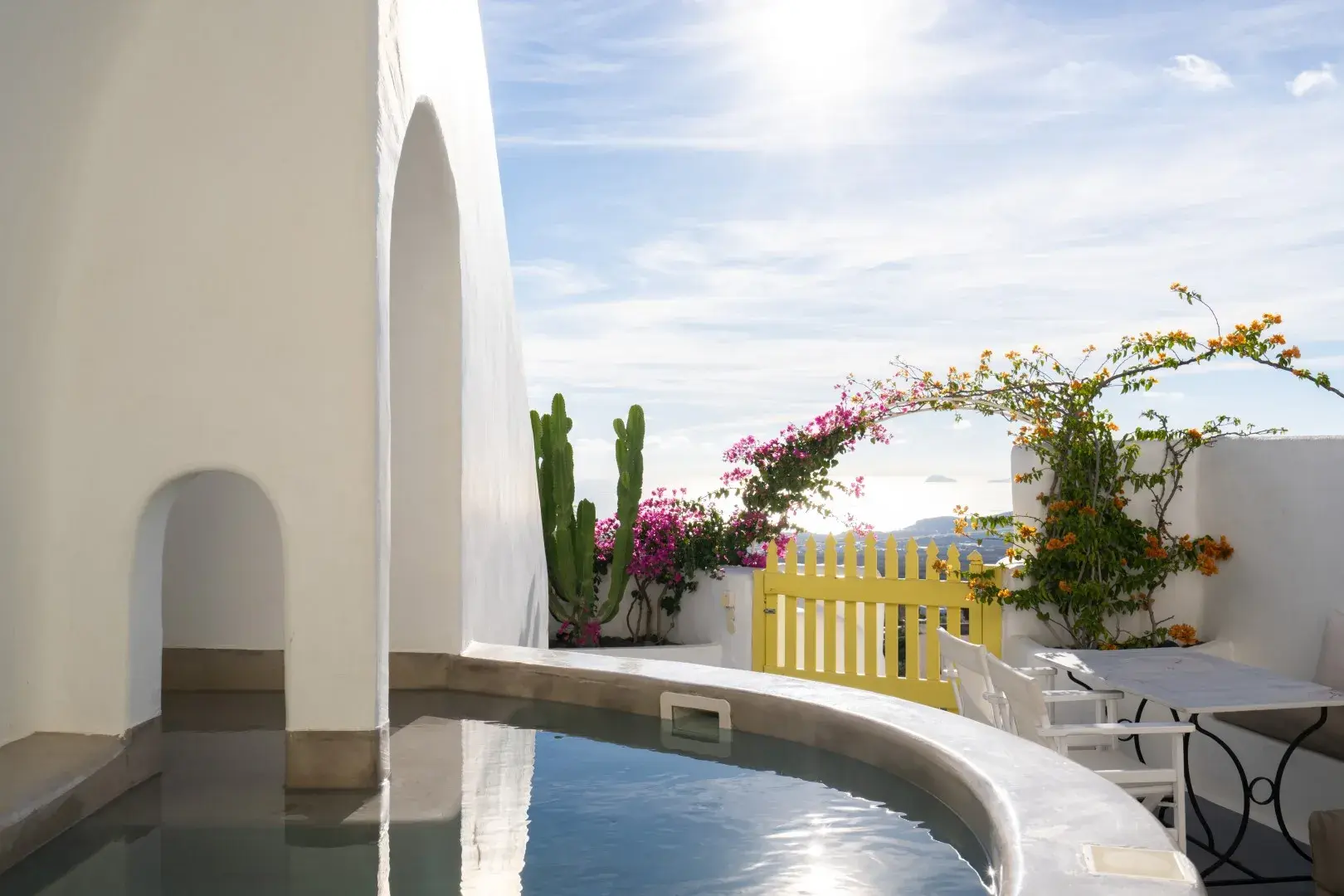 Honeymoon Suite with Hot Tub & Sea View