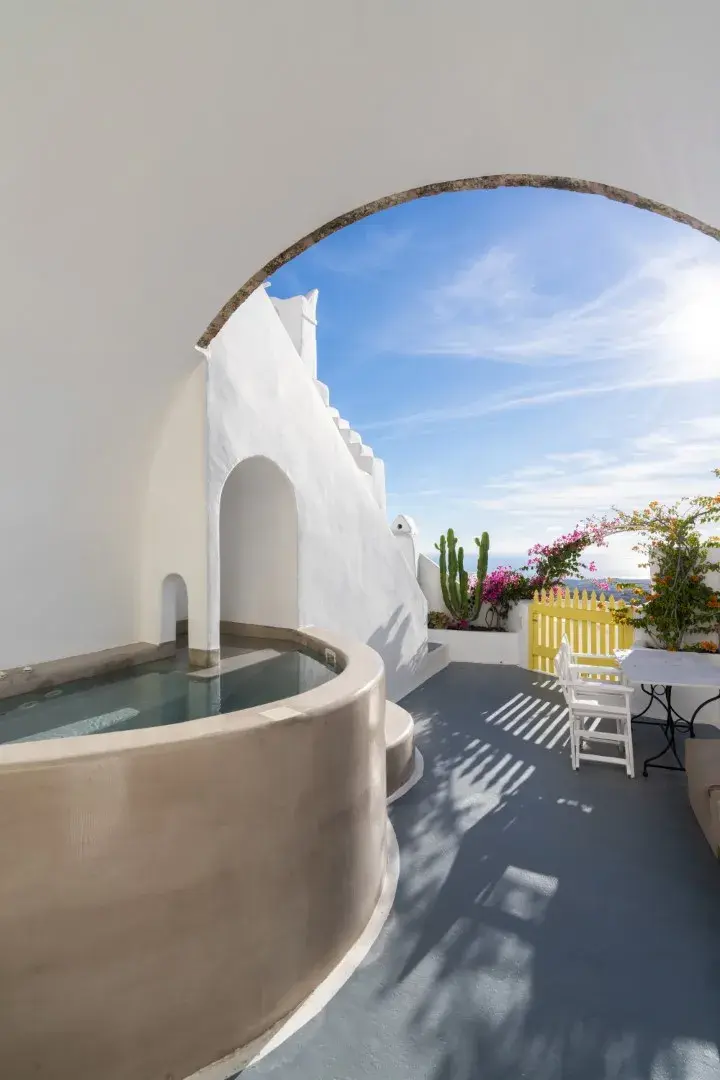 Honeymoon Suite with Hot Tub & Sea View